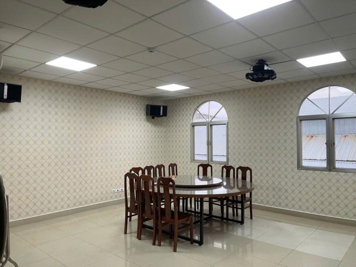 giay-dan-tuong-tan-co-dien