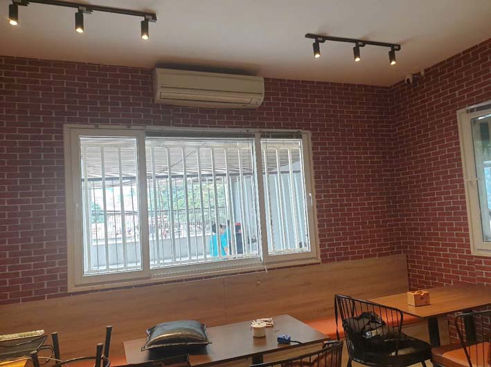 giay-dan-tuong-gia-gach