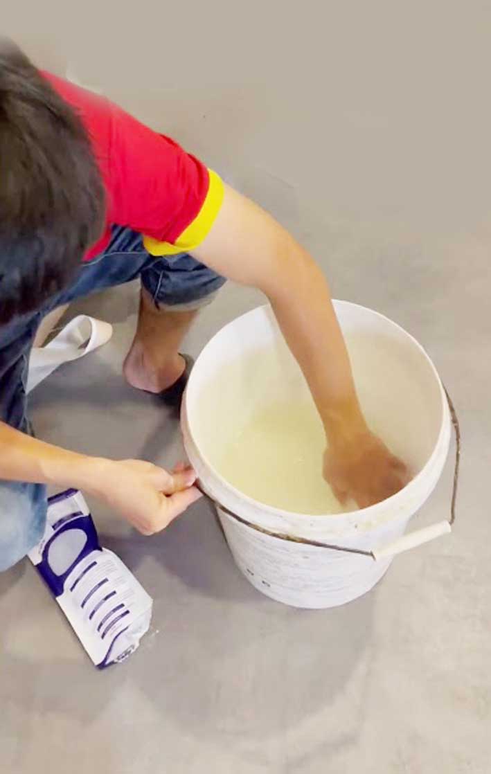 pha-keo-giay-dan-tuong